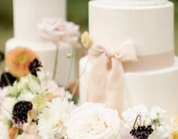 J.marie cake co. LLC : Bespoke Cakes